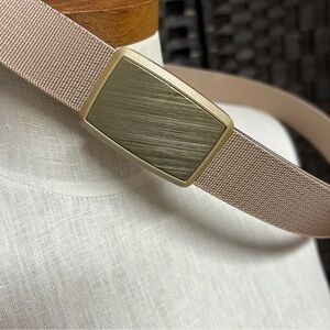 Groove Life belt size small magnetic closure khaki